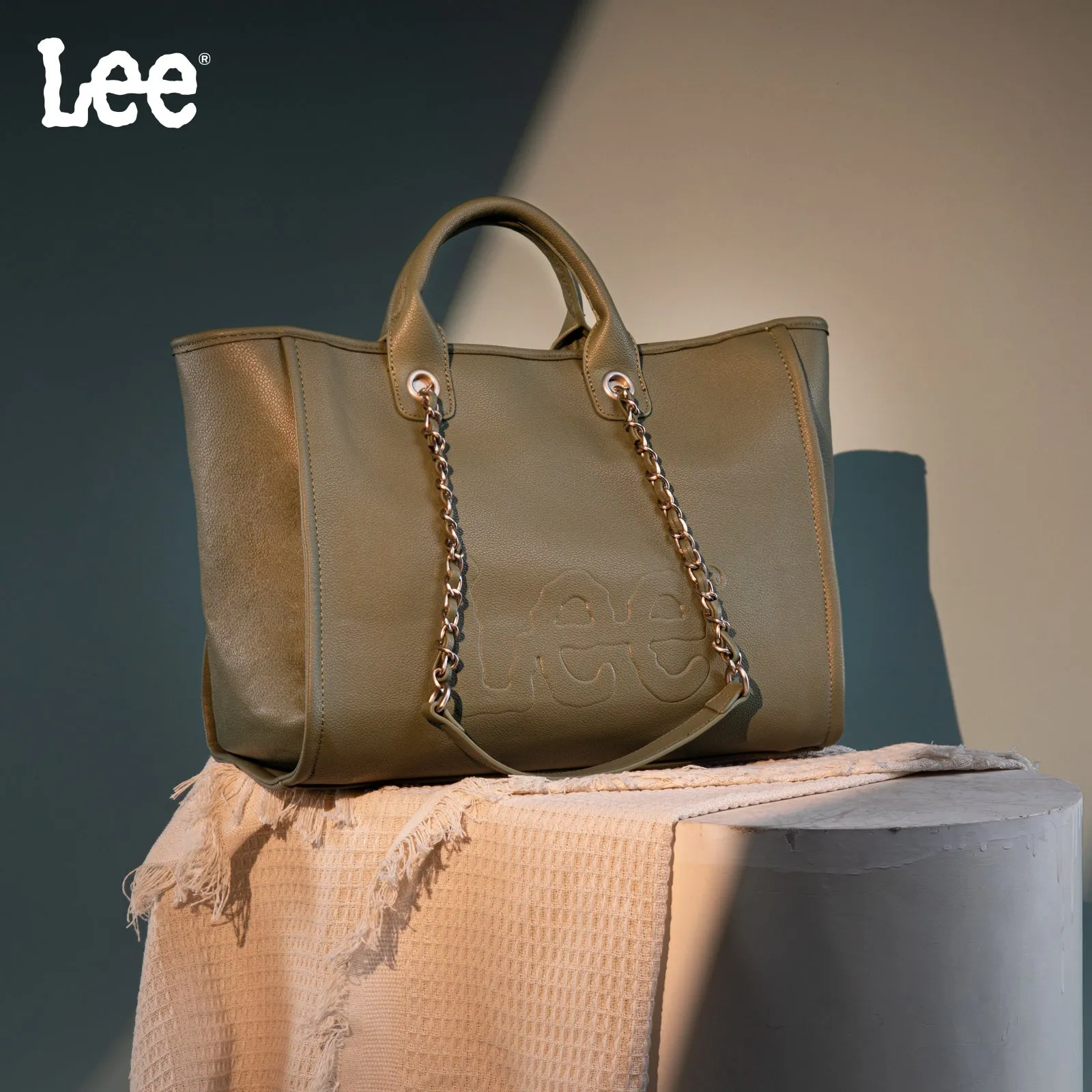 LEE46-345  LEE Top Handle/Chain Strap Wide Tote