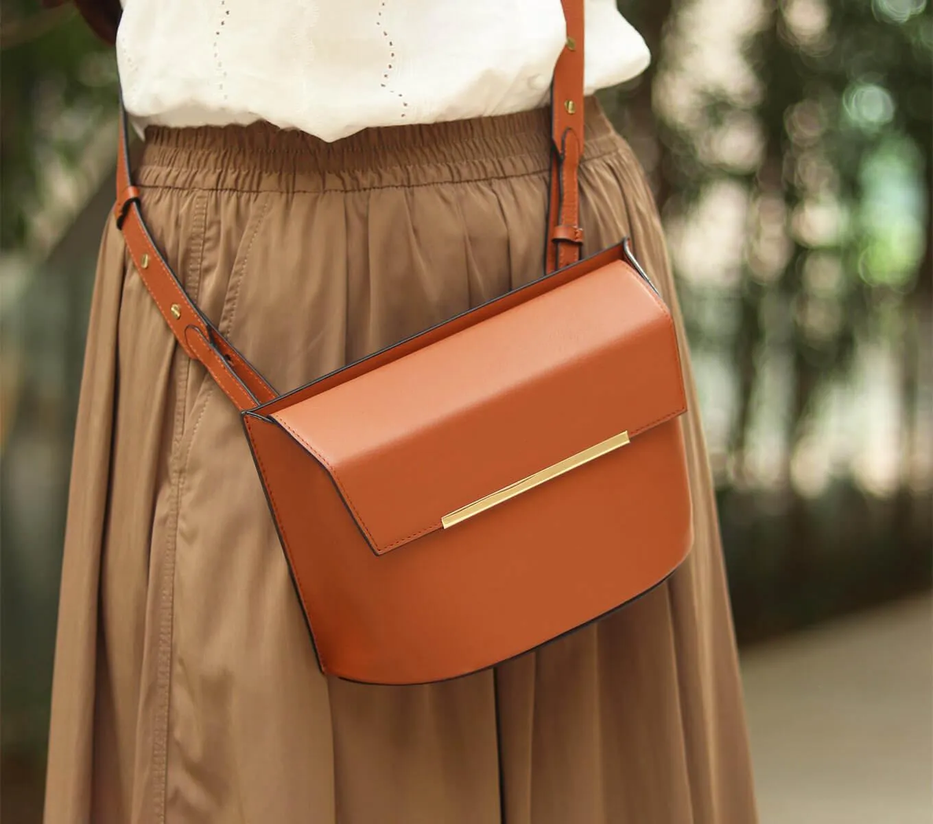 MEADOW SLING BAG